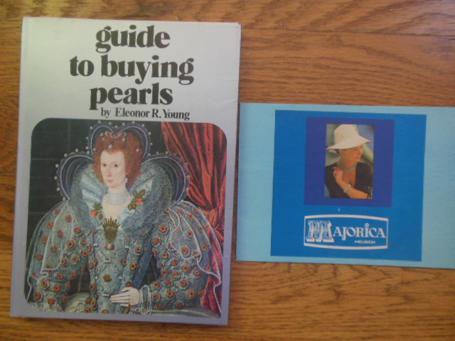 Image for Guide To Buying Pearls (Majorica, 1971)